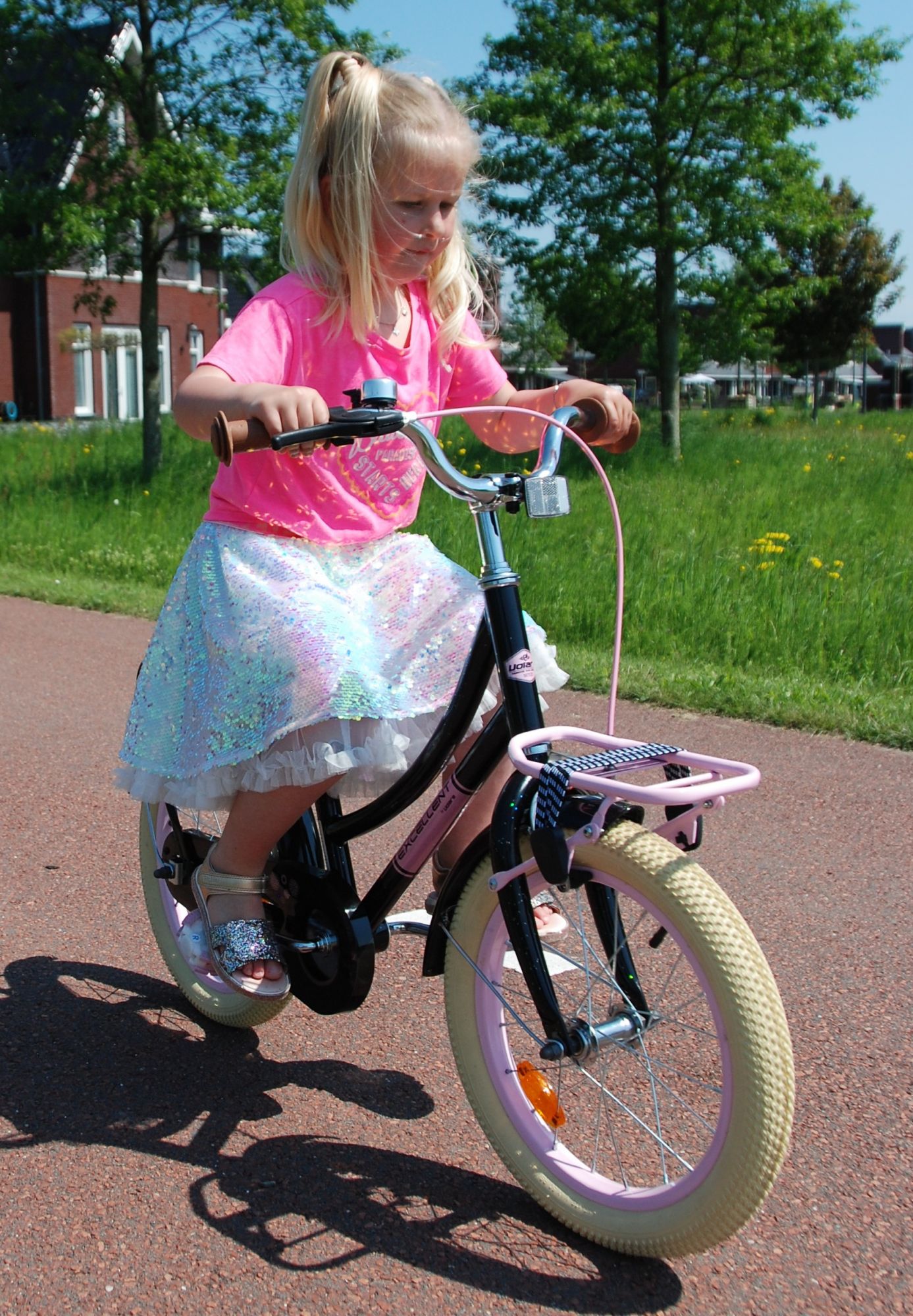 Volare Excellent Kinderfiets - Meisjes - 16 inch - Zwart - 95% afgemonteerd 17 Volare Excellent Kinderfiets - Meisjes - 16 inch - Zwart - 95% afgemonteerd - Afbeelding 17