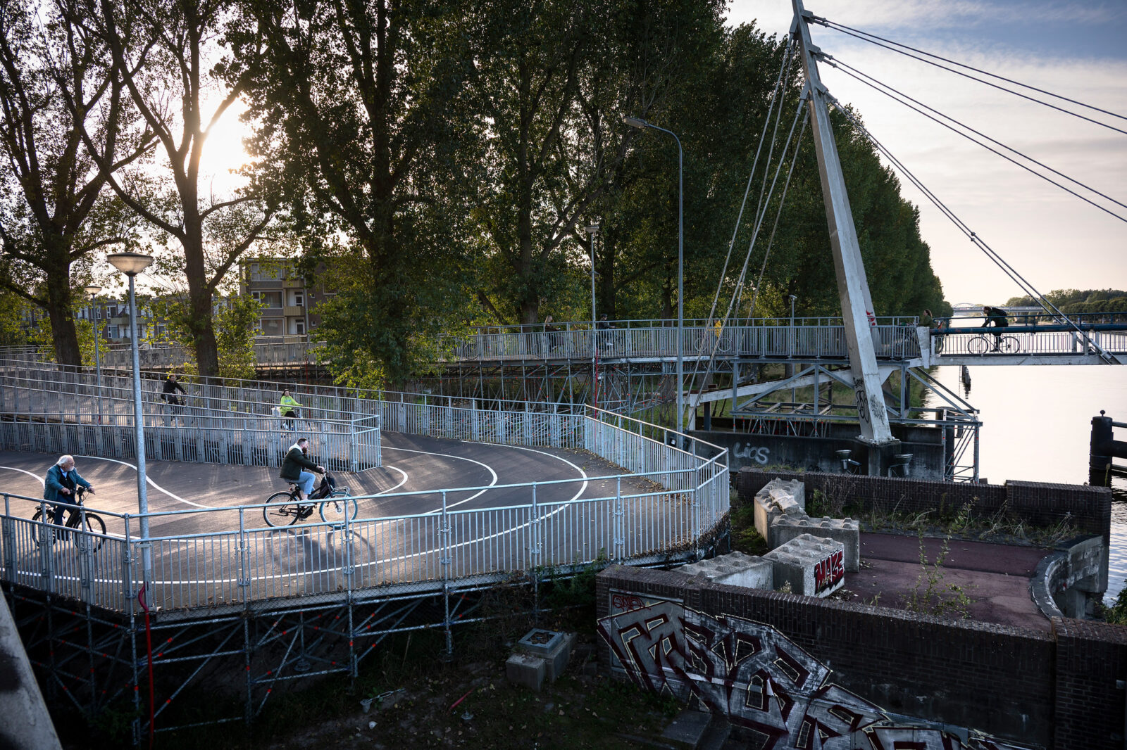 Petitie overhandigd voor een veilig kruis bij de nieuwe ontwikkeling van Groningen Gerrit Krolbrug 15 54834822537 c2f280be56 k 1600x1066 1