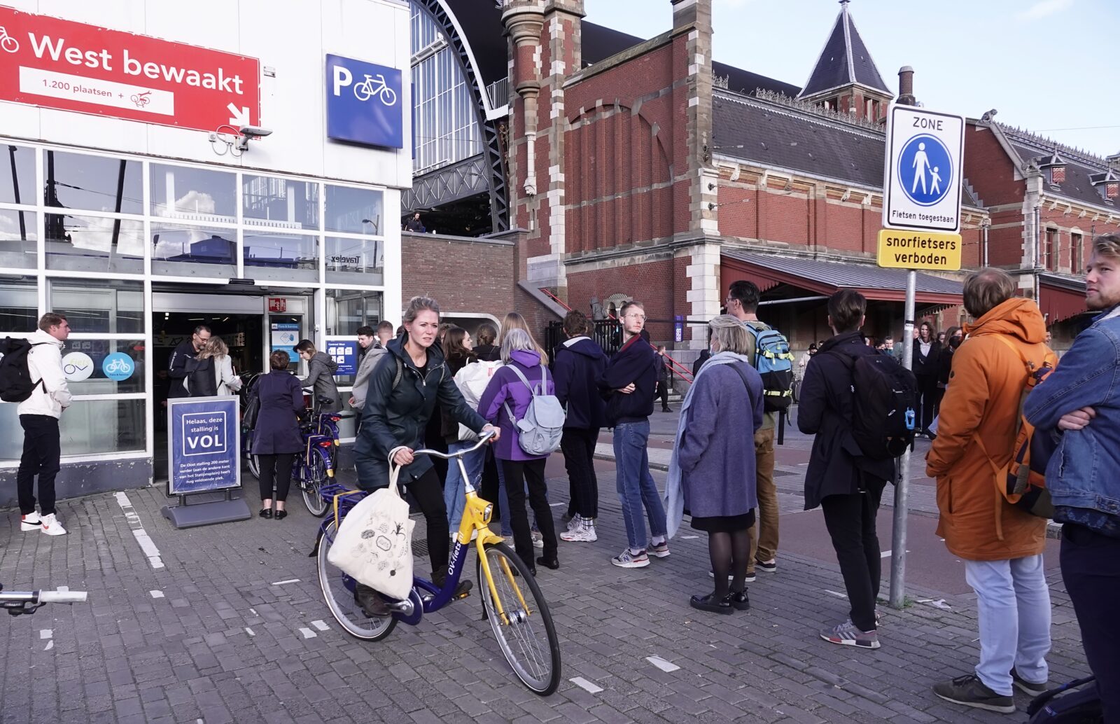 In de rij voor de OV-fiets 9 ANP 439424415 1 1600x1034 1