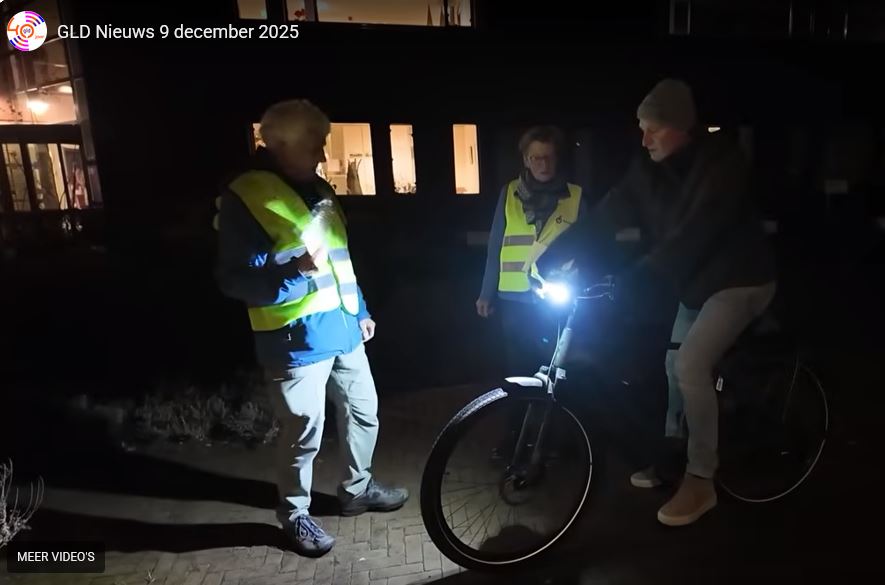 Er is veel media-dekking voor (of beter nog, tegen) schitterende fietsverlichting. 24 Knipsel 4 GLD